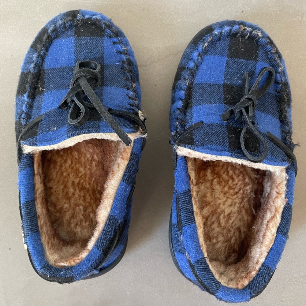 NORTY Kids Fleece Plaid Moccasin Slip-on Slipper - Runs 2 Sizes Small (Size 12)